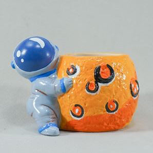 Bisque Spaceman Planter 12.5cm tal