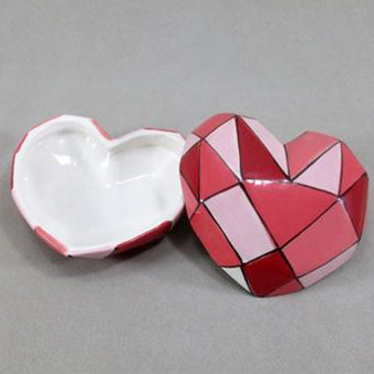 Bisque Faceted Heart Box 12Cm Wide By 6Cm Tall